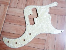 Fender Precision Bass Deluxe Pickguard Aged White Pearl